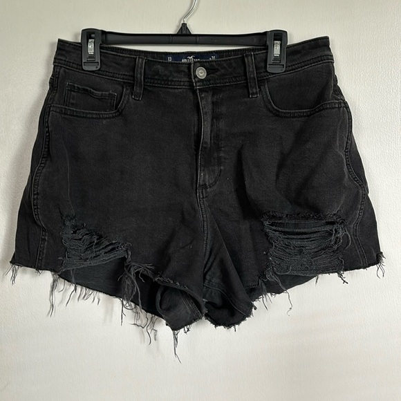 Hollister Distressed Shorts - Picture 1 of 1